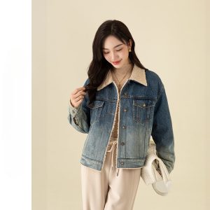 Winter short top, loose and versatile, thick and warm, with added fleece gradient denim imitation lamb fleece jacket for women